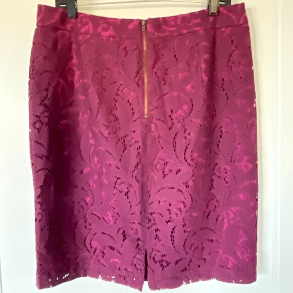 Cabi "Frolic" Lace Skirt (style 922) - size 12 (NWT) - Picture 2 of 3